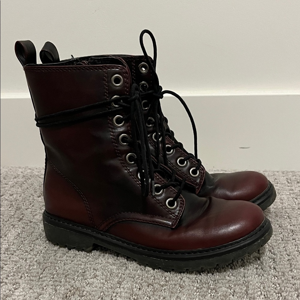 Mudd Burgundy and Black Combat Boots Size 7 womens